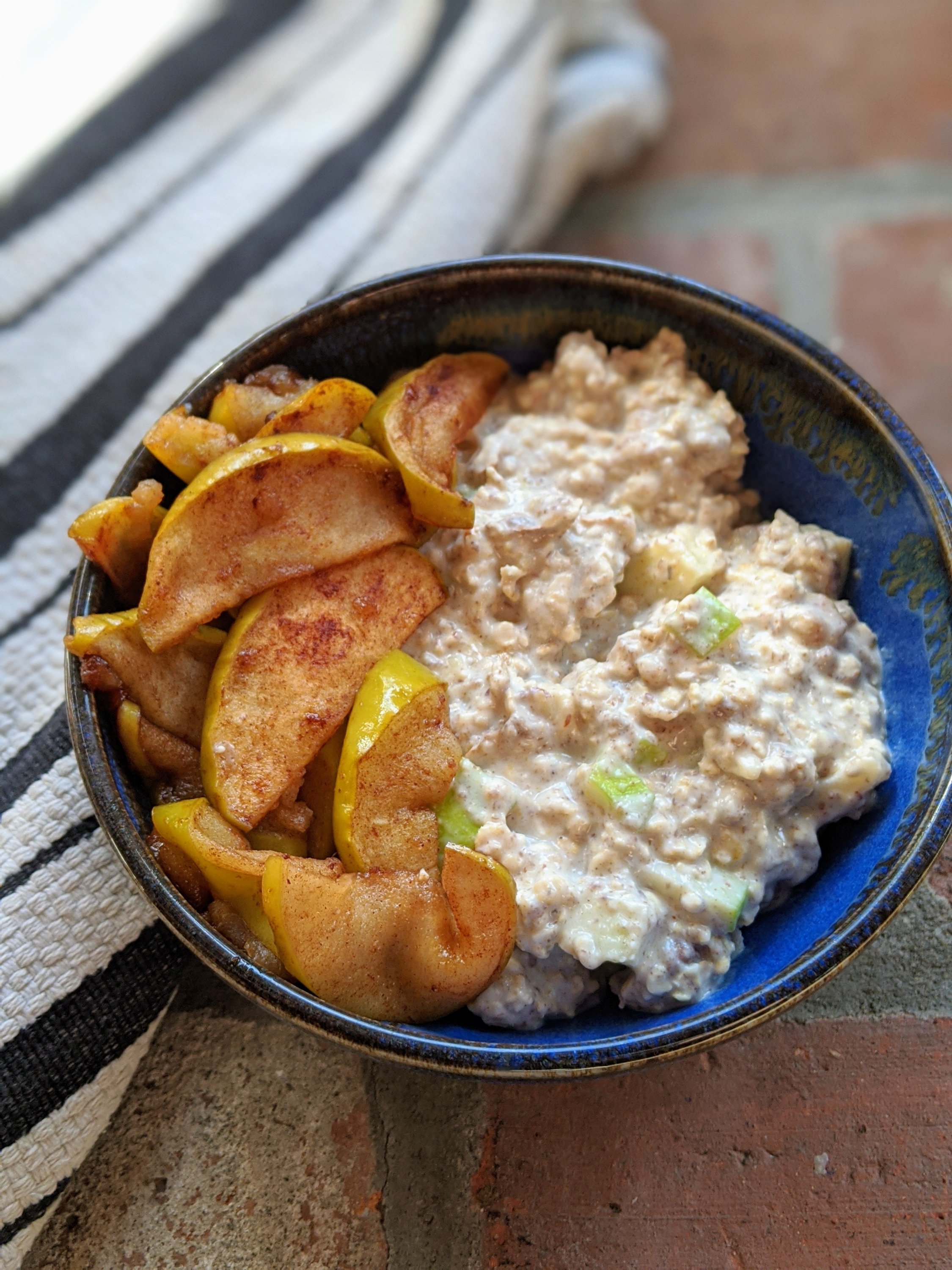 a bowl of oatmeal with apple pie apples recipe vegan gluten free dairy free overnight oats with apples and cinnamon
