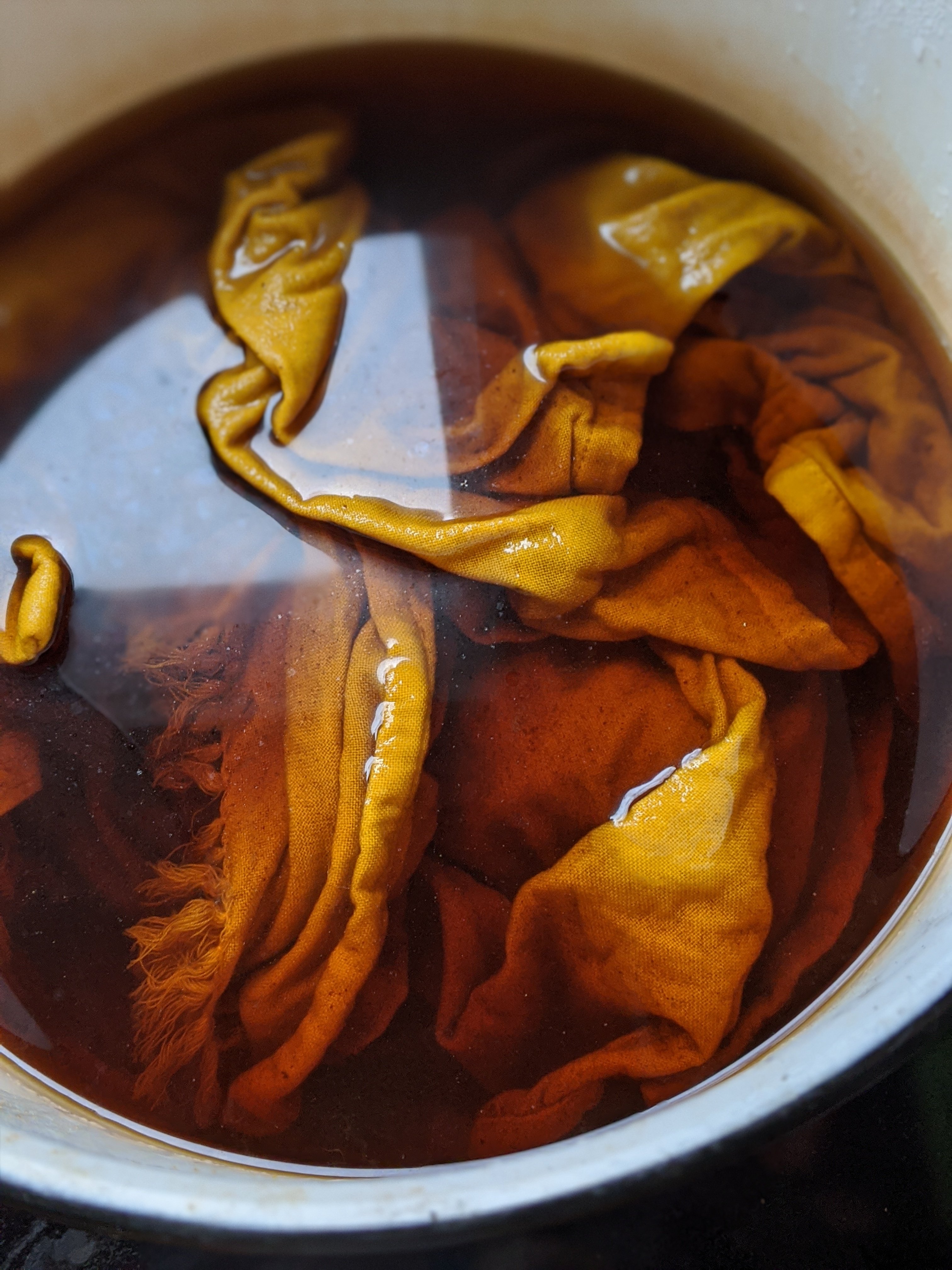 How To Dye With Onion Skins Natural Dye Recipe For Cotton Textiles 
