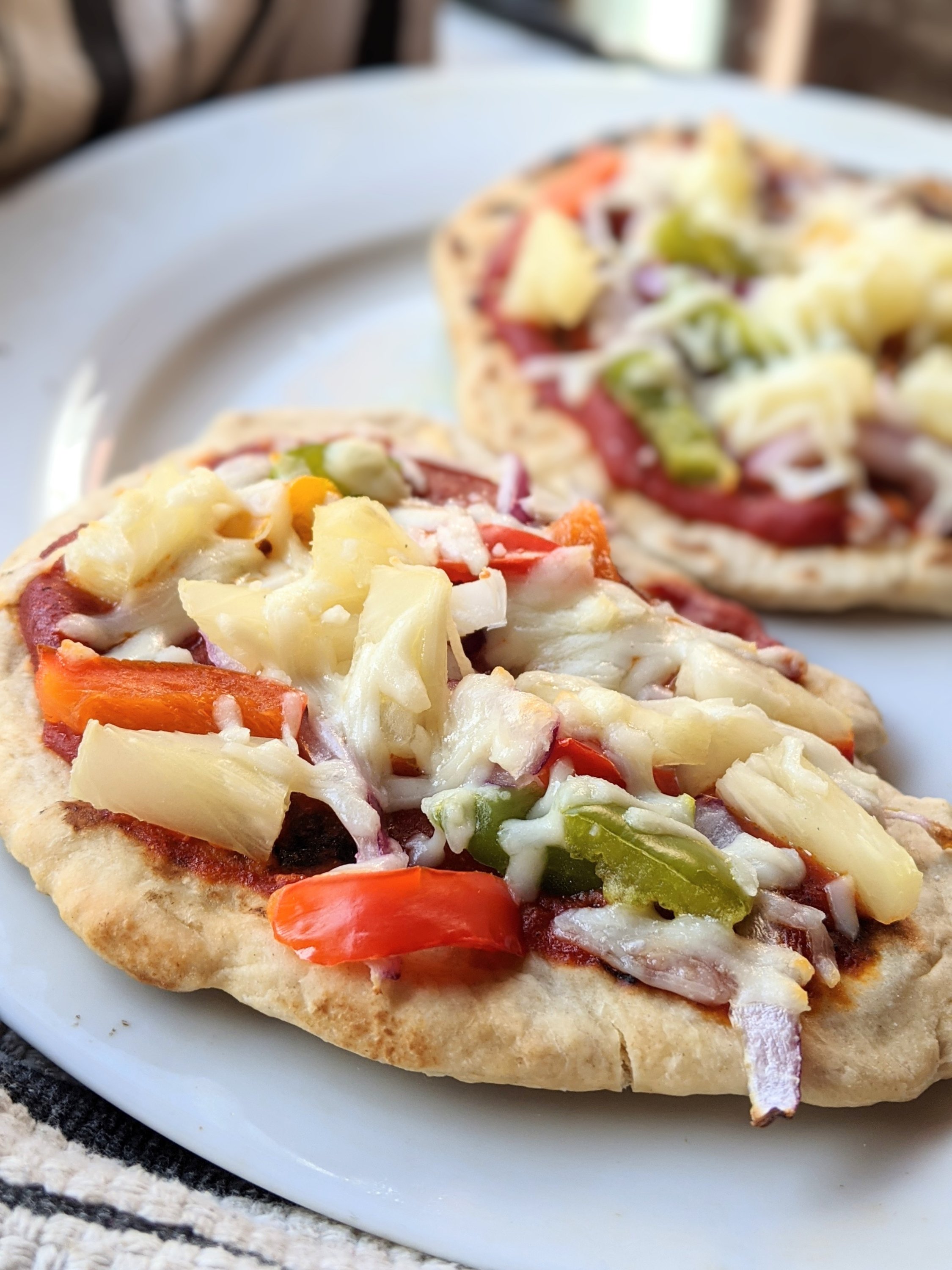 healthy naan pizza with veggie toppings family friendly dinners or lunches easy meals for kids pizza with flatbread crust recipe