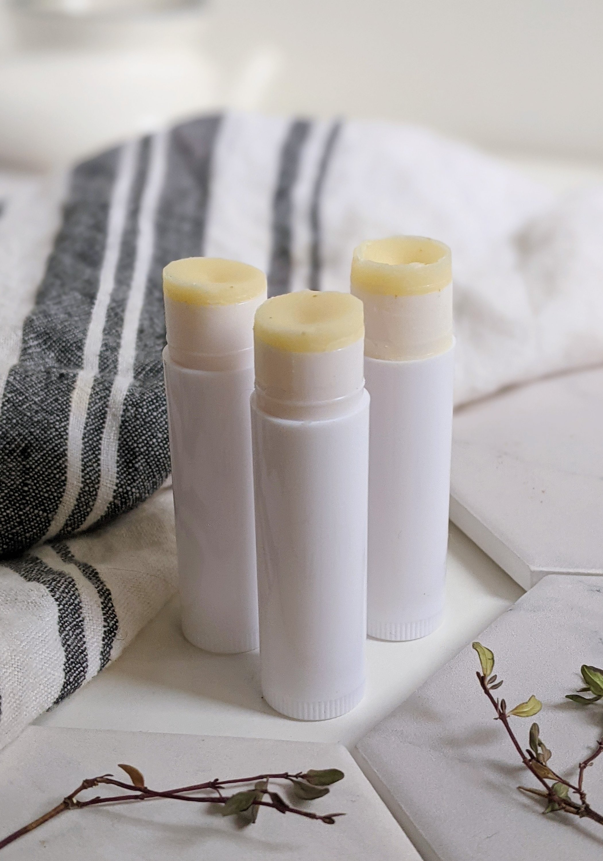 diy beeswax lip balm at home with a kit and simple natural ingredients vitamin e for soft lips and natural uses for beeswax recipes homemade healthy burts bees copycat recipe copy cat at home