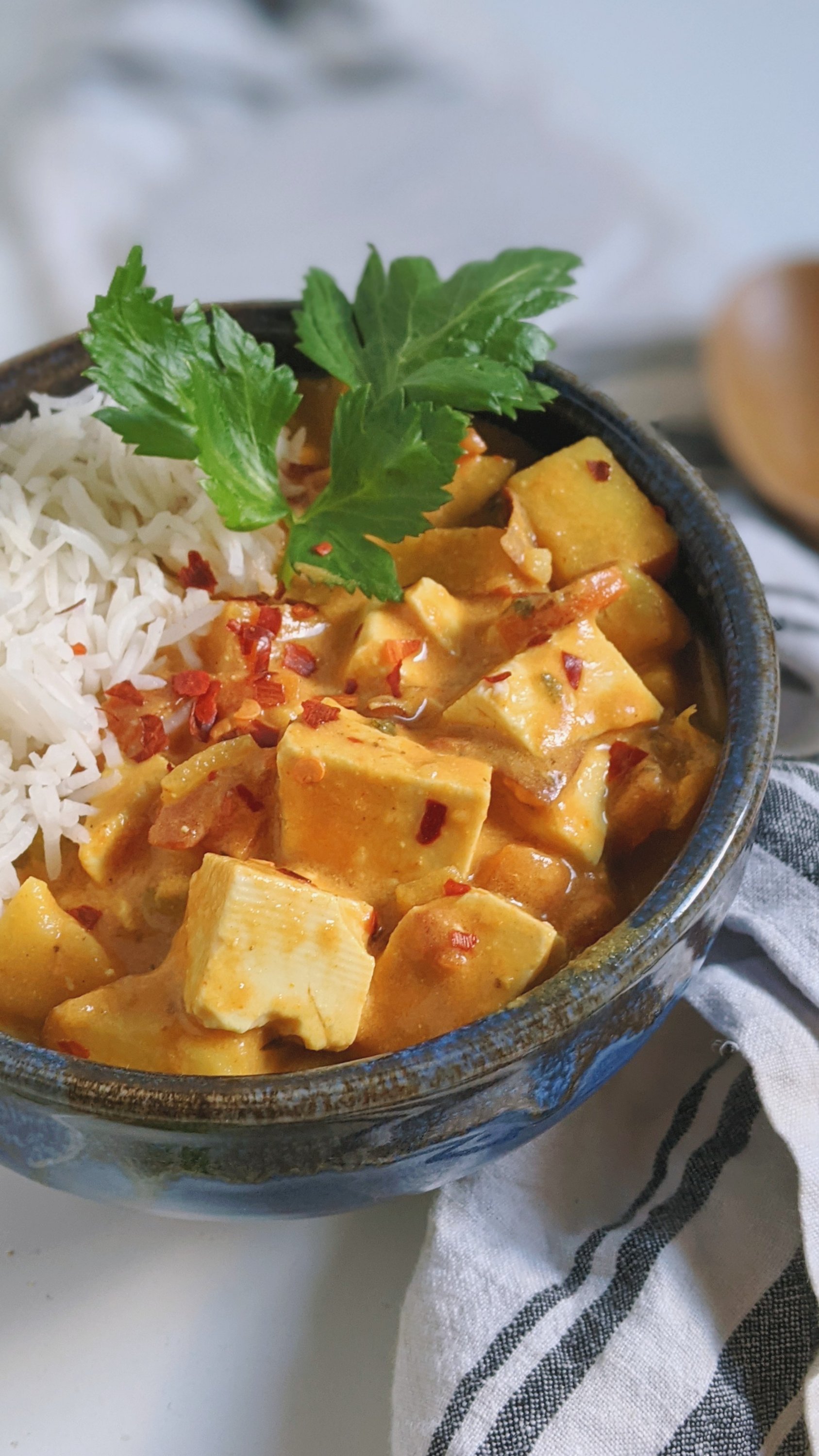 healthy tofu curry recipe vegan gluten free dairy free coconut milk curry paste with vegetables cilantro pineapple carrots pepper onion