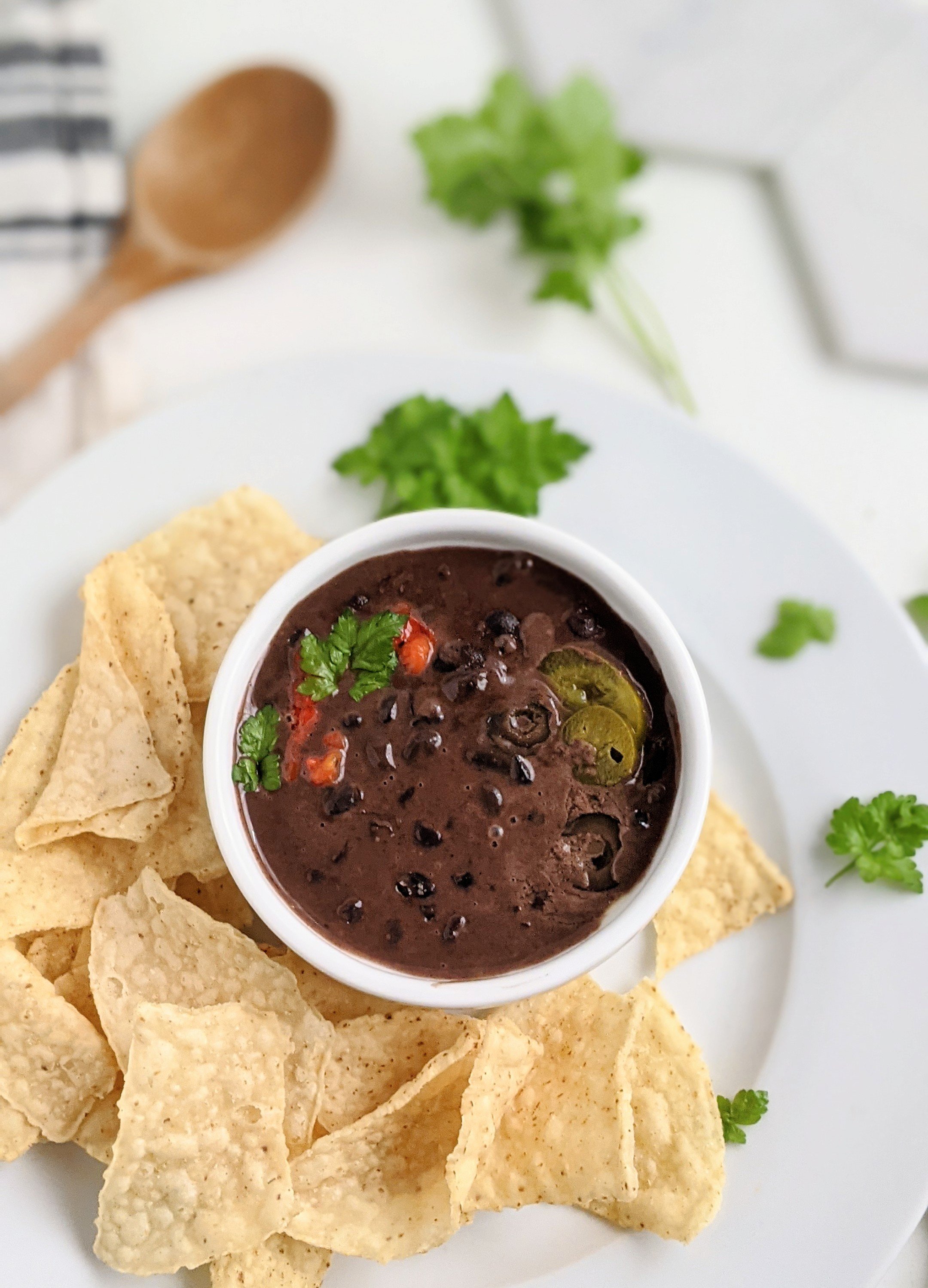 vegetarian queso dip recipe for game day super bowl party appetizers for football games heaalthy vegetarian gluten free vegan option plant based veggie dip recipes with cheese