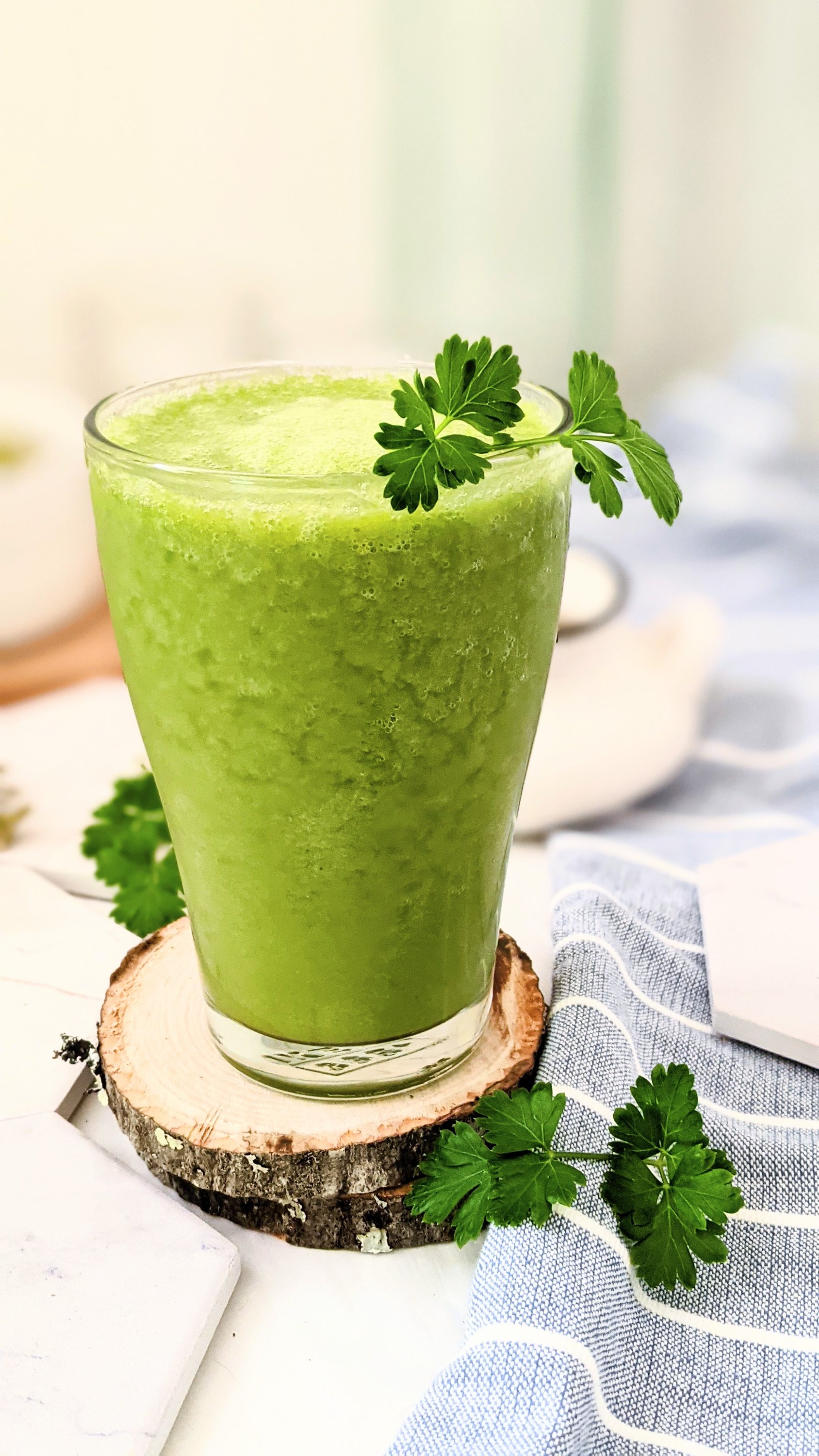 raw vegan parsley recipes smoothies with parsley stems and leaves for healthy benefits of parsley for breakfast recipes sweet parsley recipes healthy ways to eat more parsley