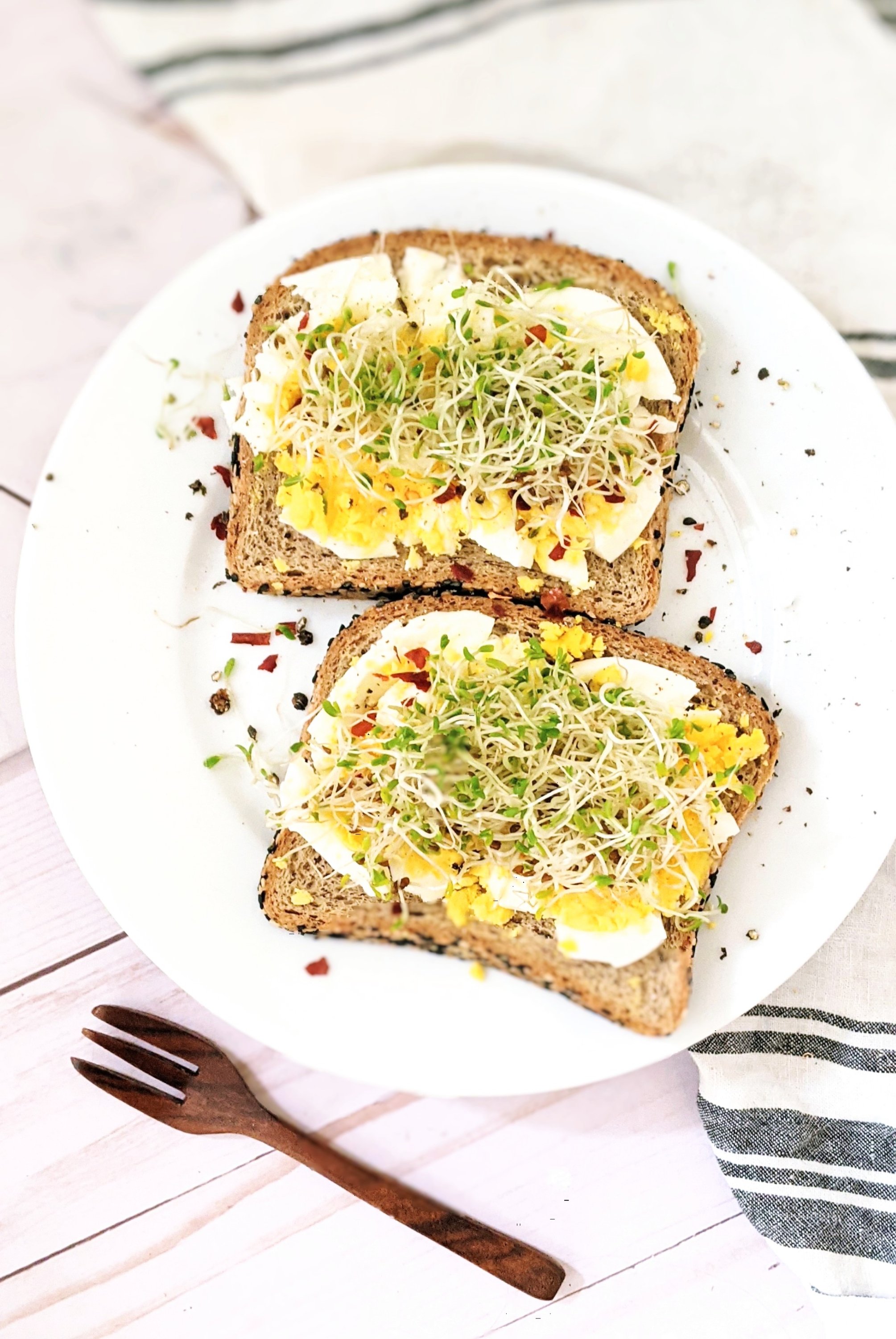 Keto Smashed Egg Sandwich Recipe (Low Carb, High Protein)