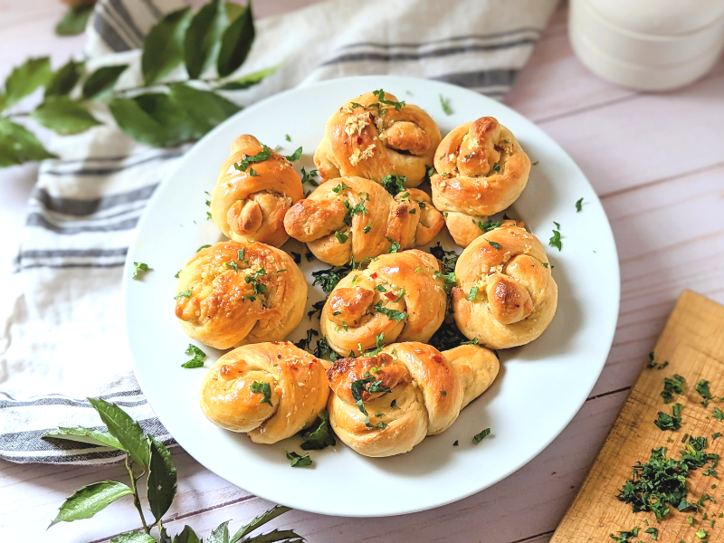 garlic knots without cheese dairy free garlic bread rolls no eggs healthy olive oil garlic knots with yeast