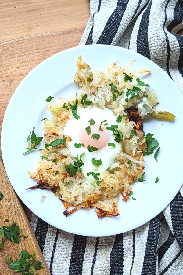 vegetarian hash browns and eggs recipe for breakfast or brunch healthy meatless brunch ideas for company that guests will love.