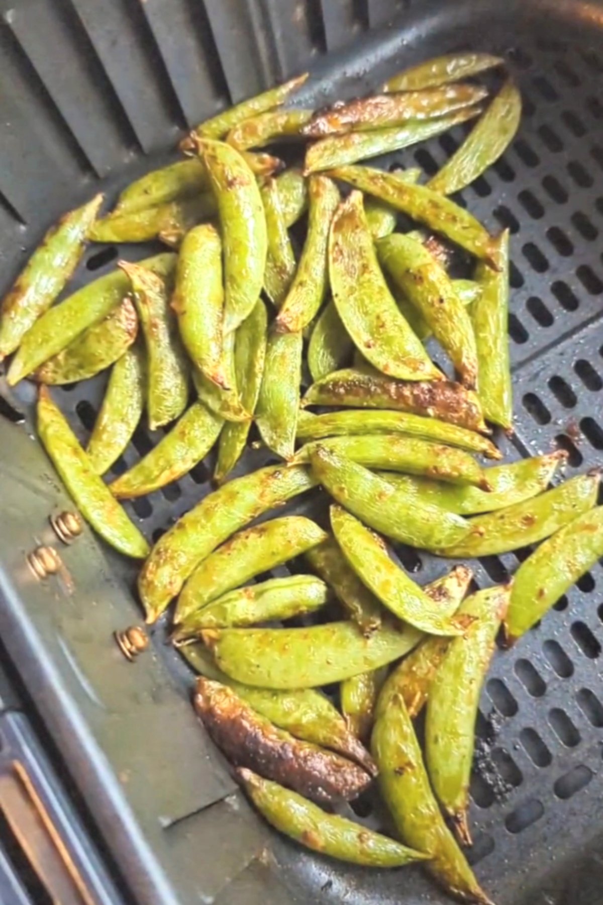 sugar snap peas air fryer recipe with olive oil garlic salt pepper and lemon juice