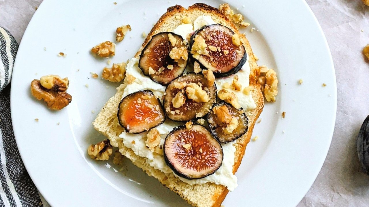 fig and honey ricotta toast recipe for breakfast fig recipes healthy brunch ideas with figs fig recipes with honey walnuts ricotta cheese and toast vegetarian