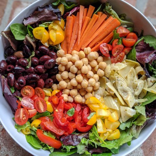 chickpeas olives artichoke hearts lettuce feta carrots tomatoes