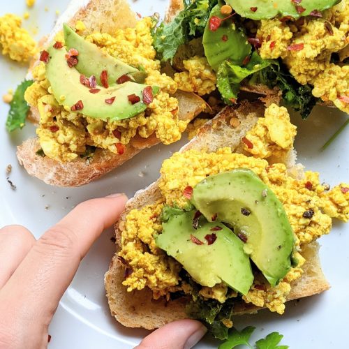 vegan egg scramble recipe with avocado kale chili pepper vegan gluten free