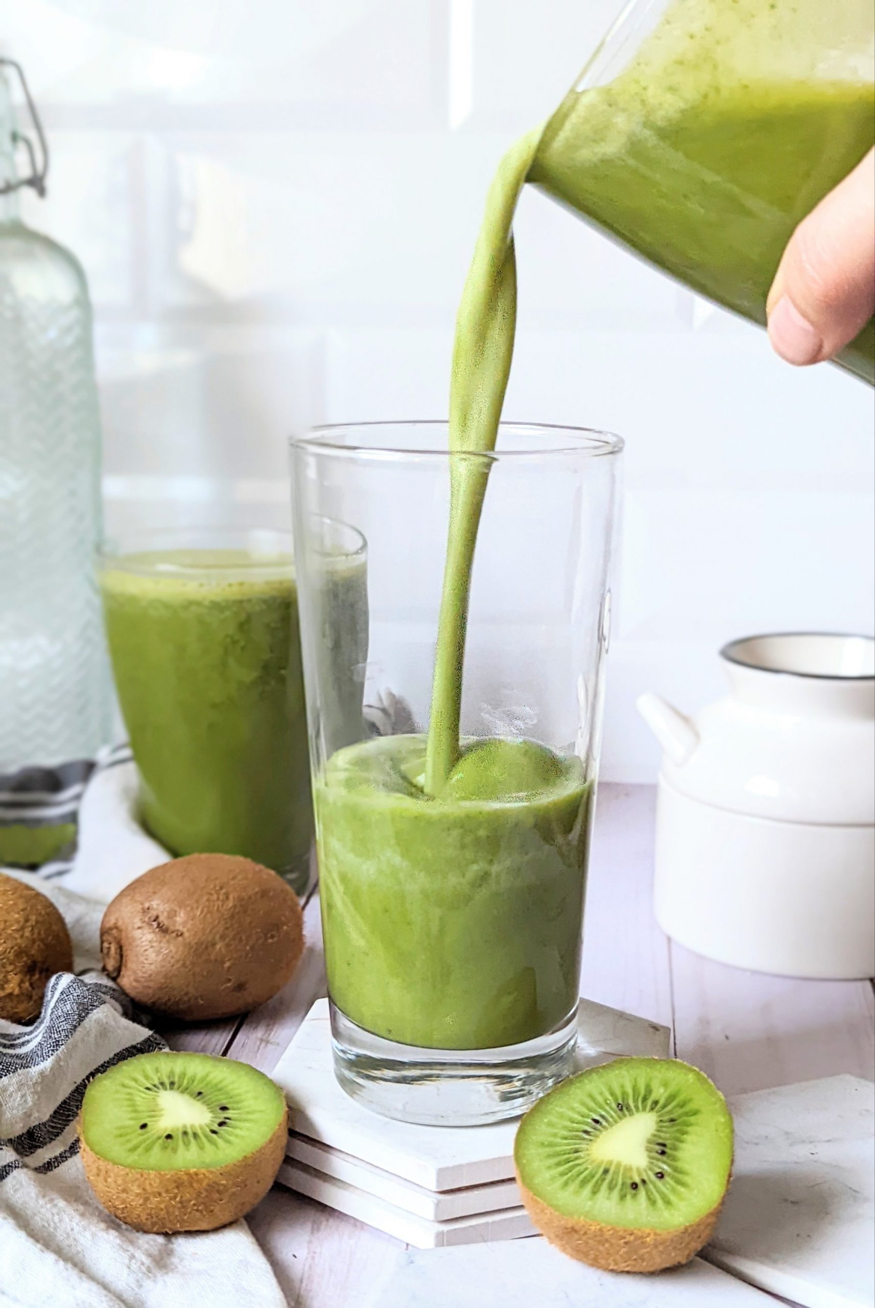 Kiwi Smoothie Recipe without Yogurt or Milk (Dairy Free)