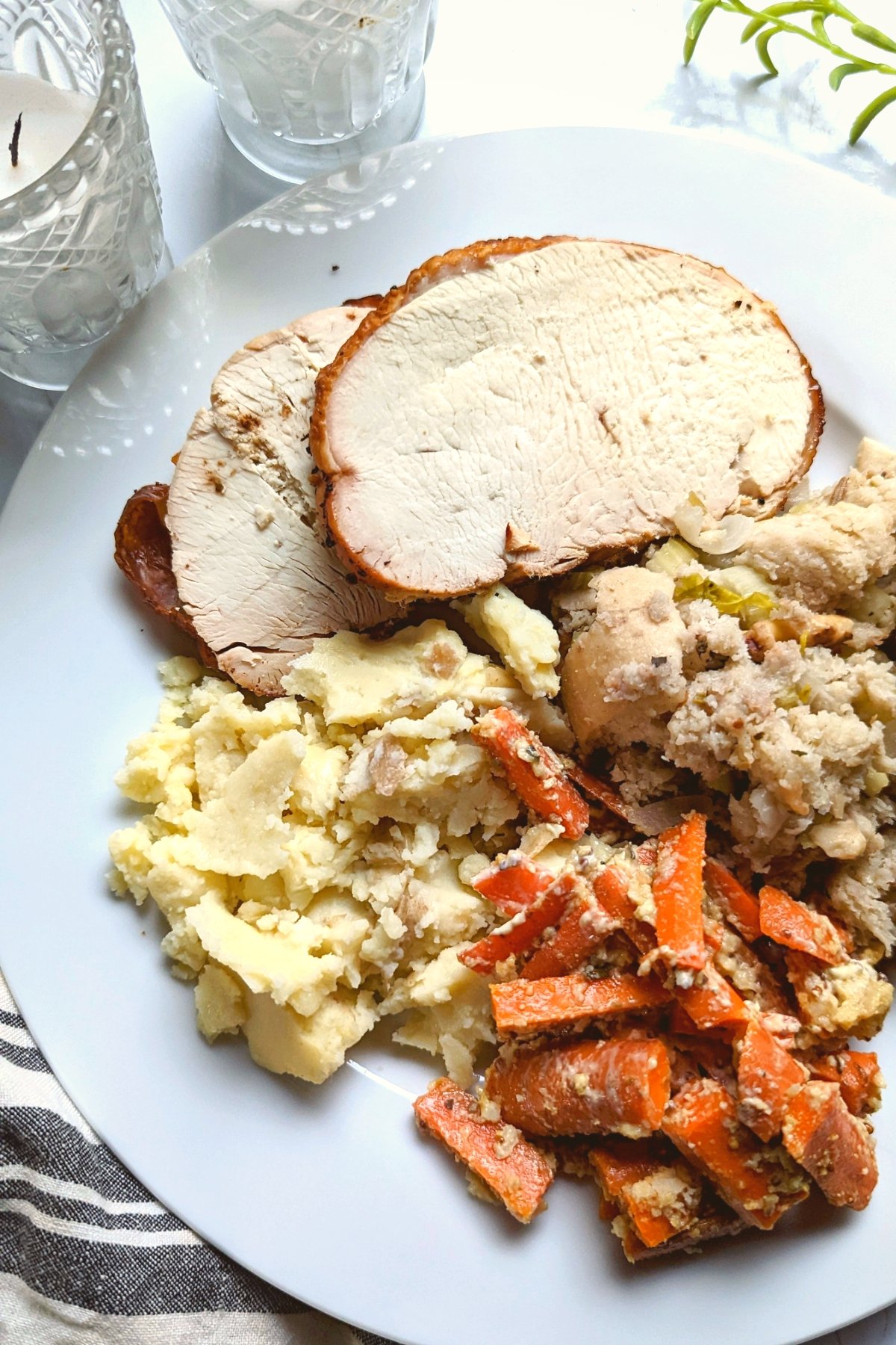 thanksgiving turkey breast recipes big green egg turkey with carrots stuffing and mashed potatoes