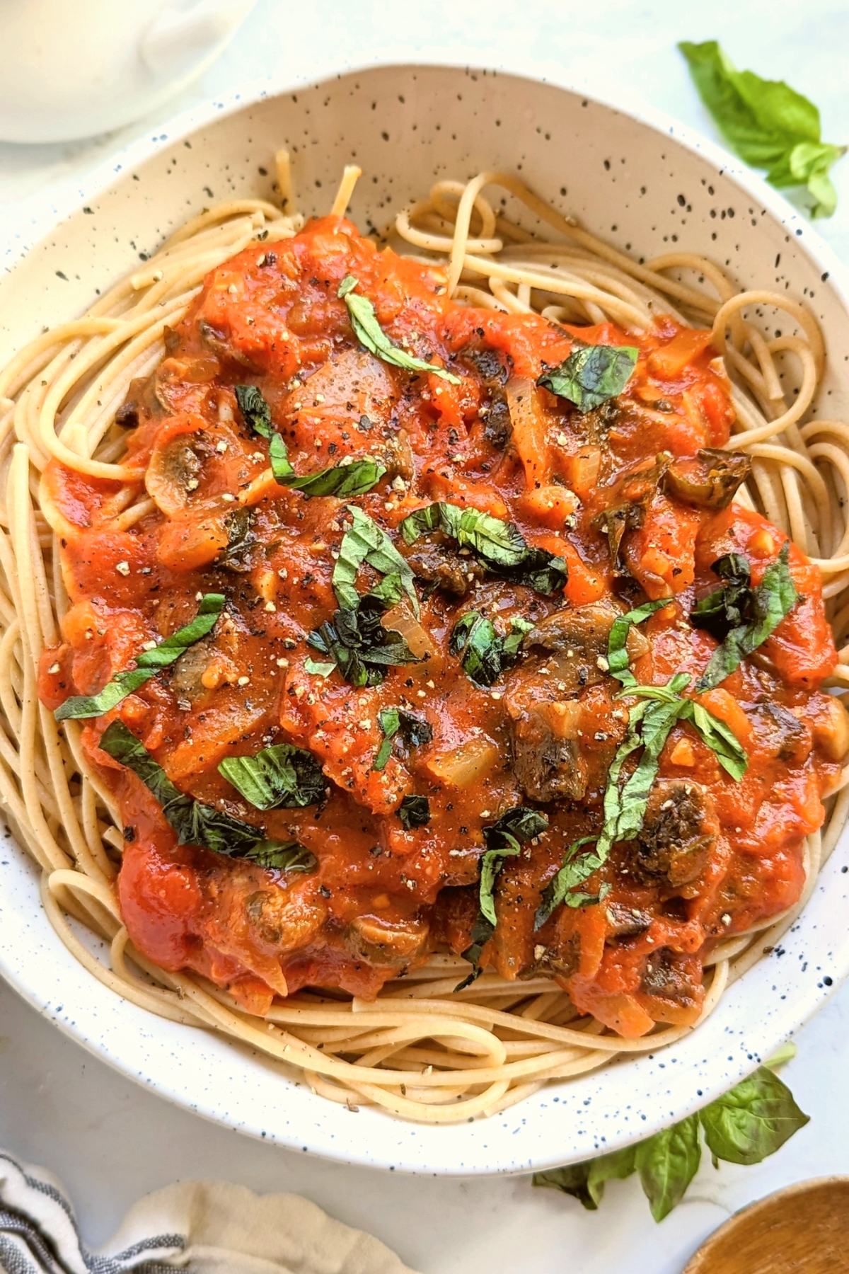 mushroom tomato pasta sauce healthy vegetarian butter tomato sauce with chilis and mushrooms