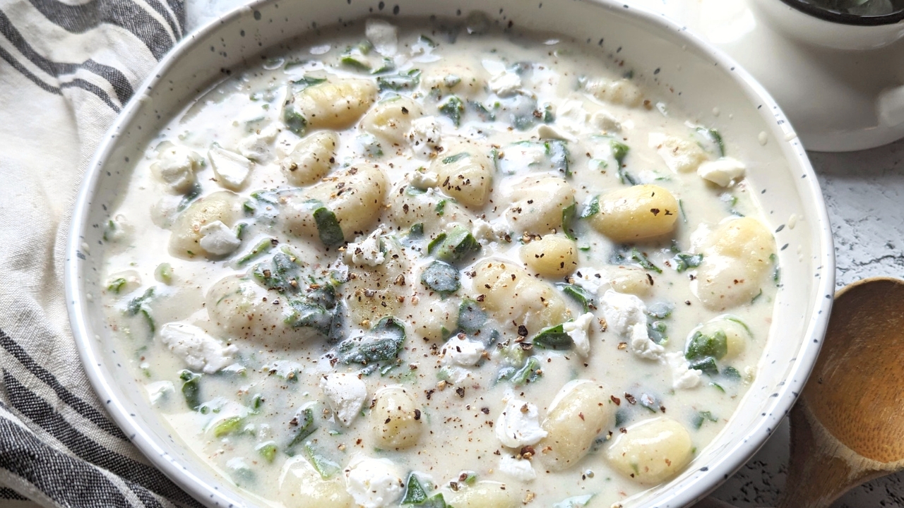 gnocchi with blue cheese sauce gorgonzola pasta creamy cheese sauce no cream added with spinach
